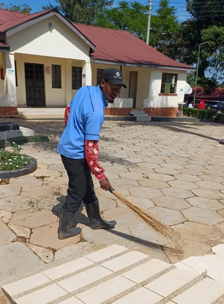 Contract cleaning for offices and institutions