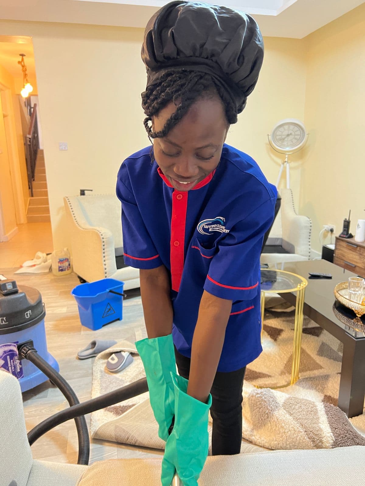 Professional residential cleaning services - living room