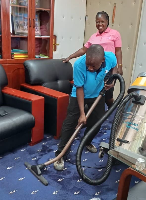 Simca Agencies cleaning team at work